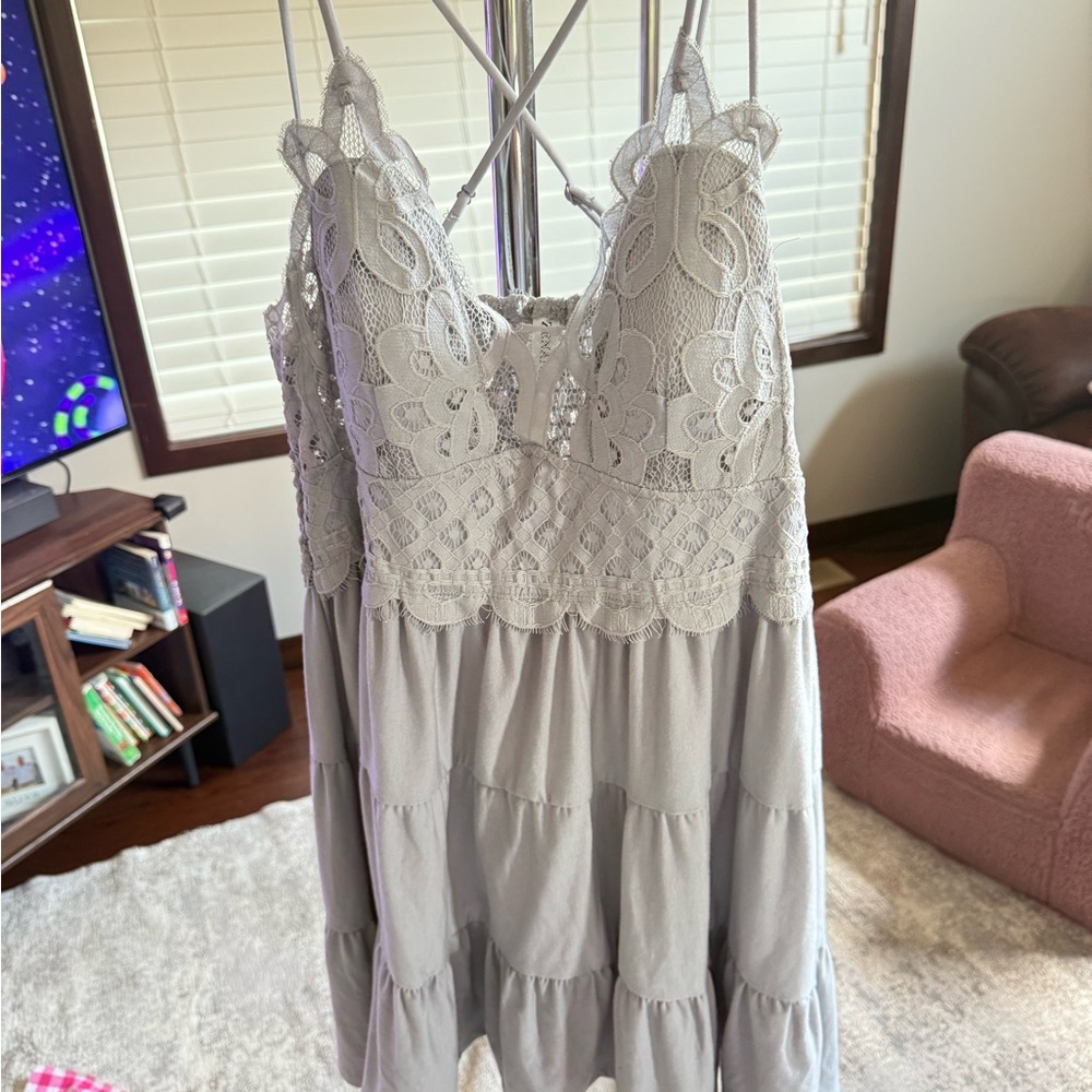 Zenana Outfitters Light Gray Lace Tiered Camisole